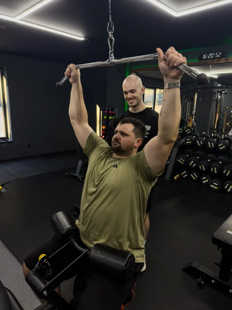 Ondřej Kartousek, lifestyle coach ze Zlína, při tréninku s klientem